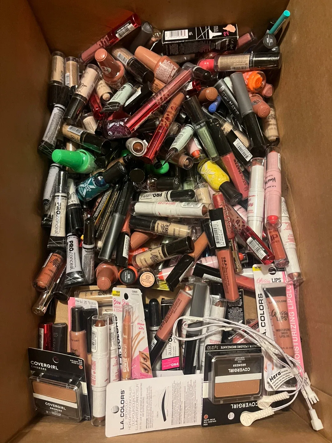 Mixed Lot of Makeup image indicator(2)