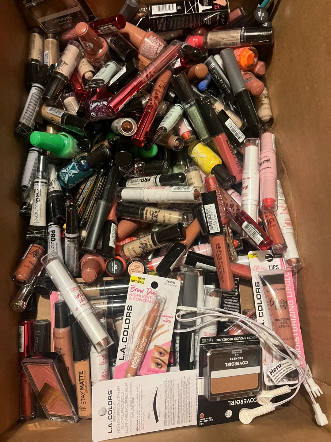 Mixed Lot of Makeup image indicator(3)