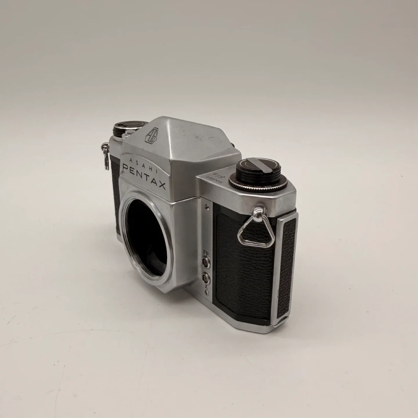 Asahi Pentax S1a Film Camera + Super-Takumar Lens (Vintage Set) image indicator(3)