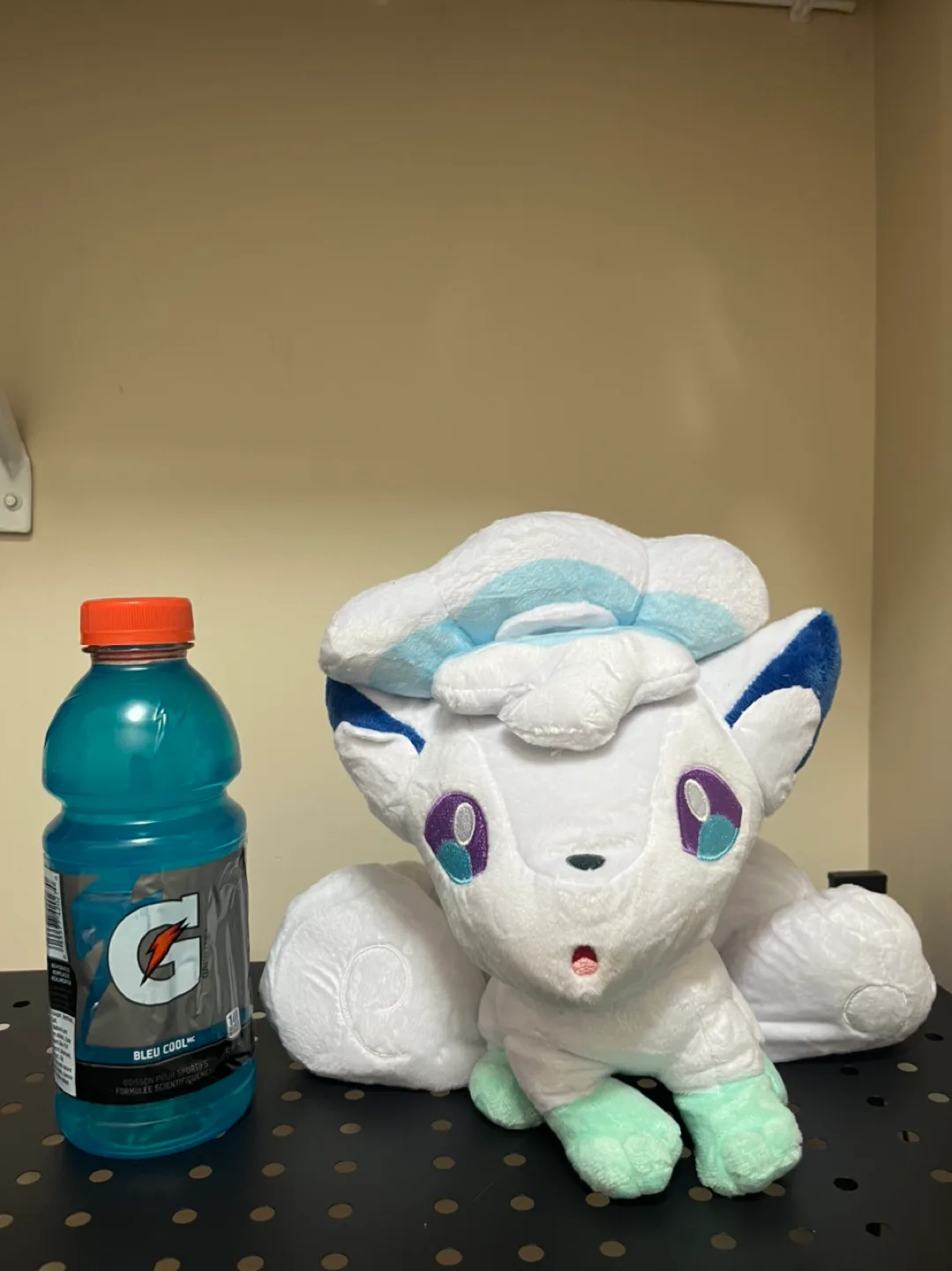 Alolan Vulpix Pokémon plush image indicator(4)