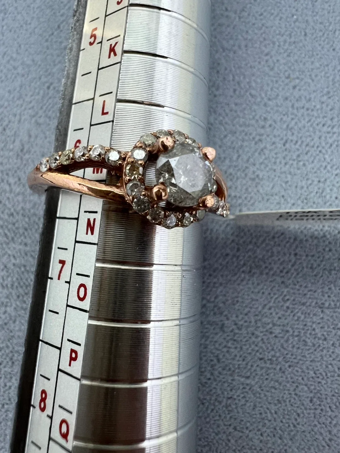 Brand New 10K Gold Diamond Ring image indicator(6)