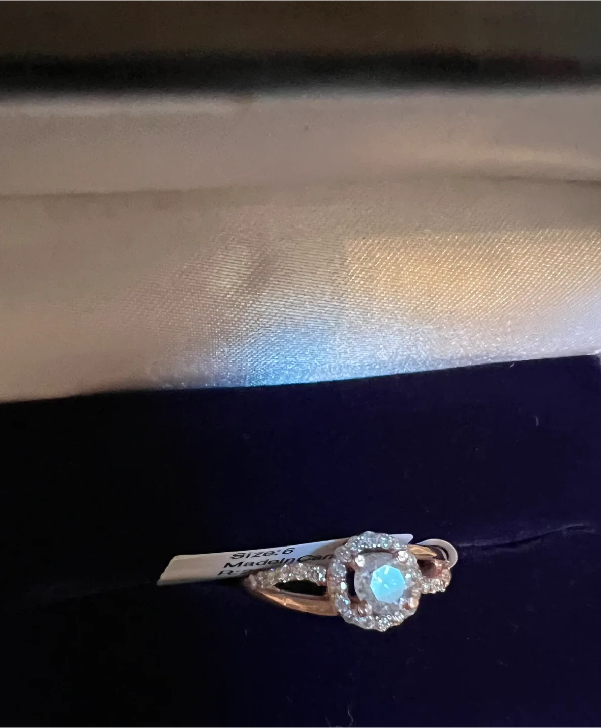 Brand New 10K Gold Diamond Ring image indicator(8)