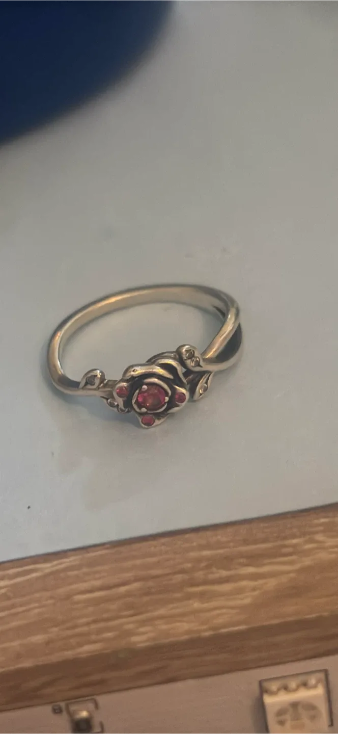 Pandora Rose Ring with Red Stone