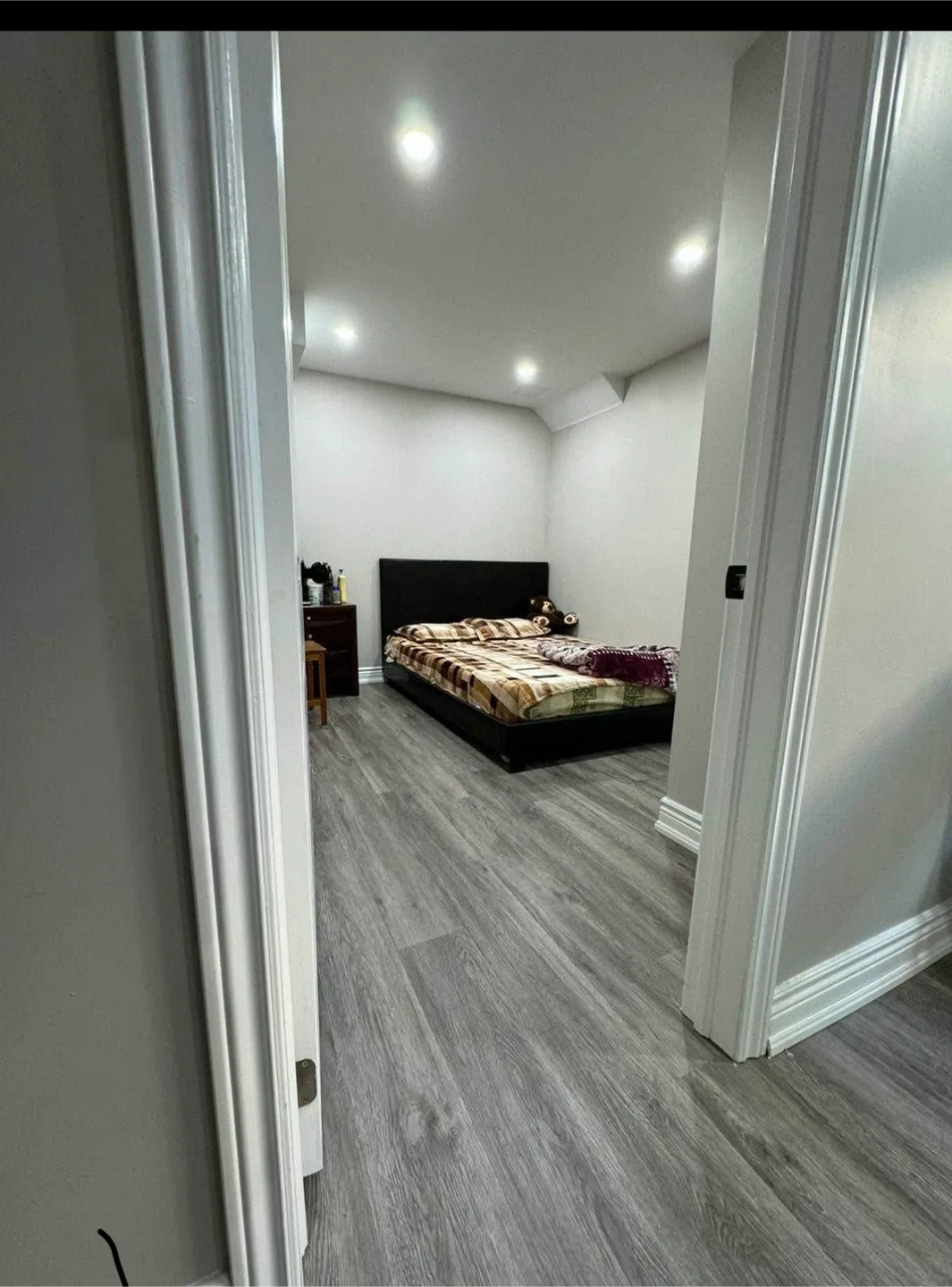 Basement 1 room for rent image indicator(7)