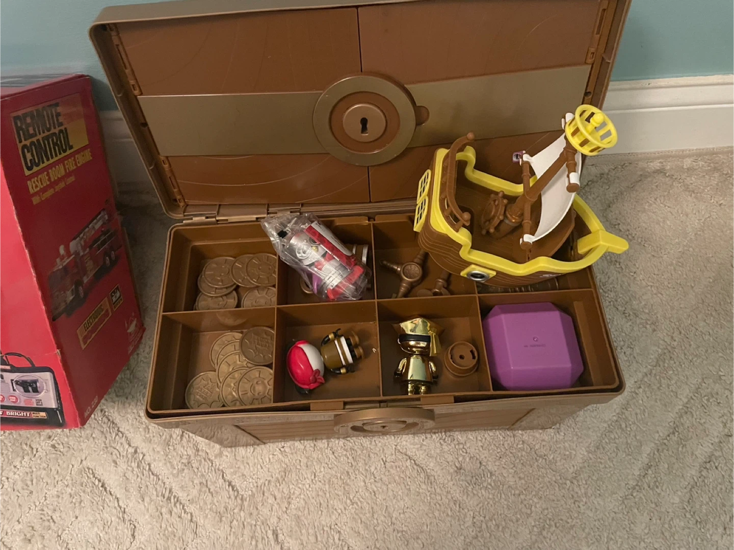 Mixed Lot of Toys and Games - photo 4