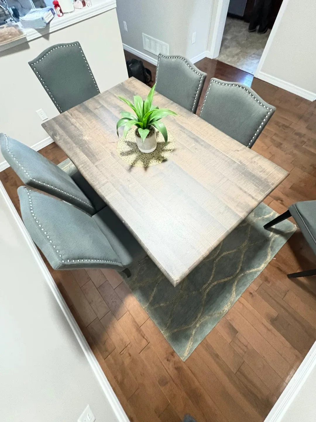 Dining table with 6 chairs image indicator(2)