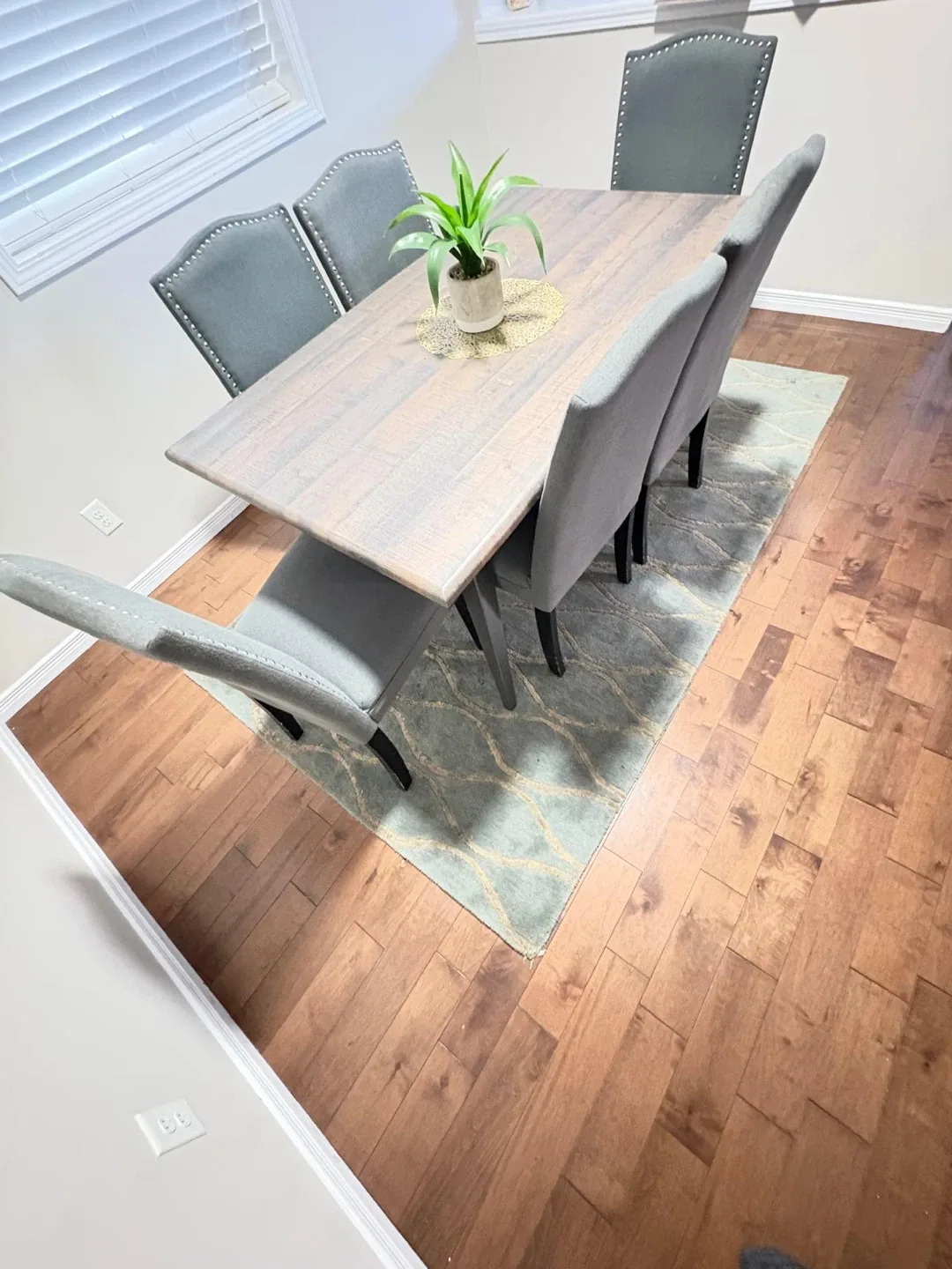 Dining table with 6 chairs