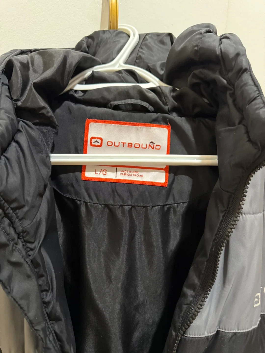 Men Outbound Black & Grey Puffer Jacket - Size L/G image indicator(2)