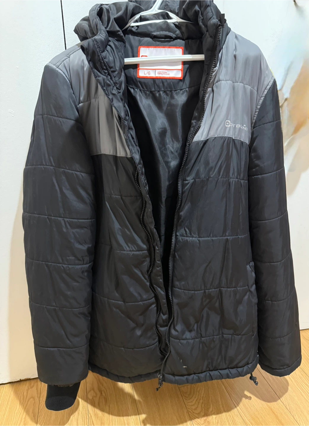 Men Outbound Black & Grey Puffer Jacket - Size L/G