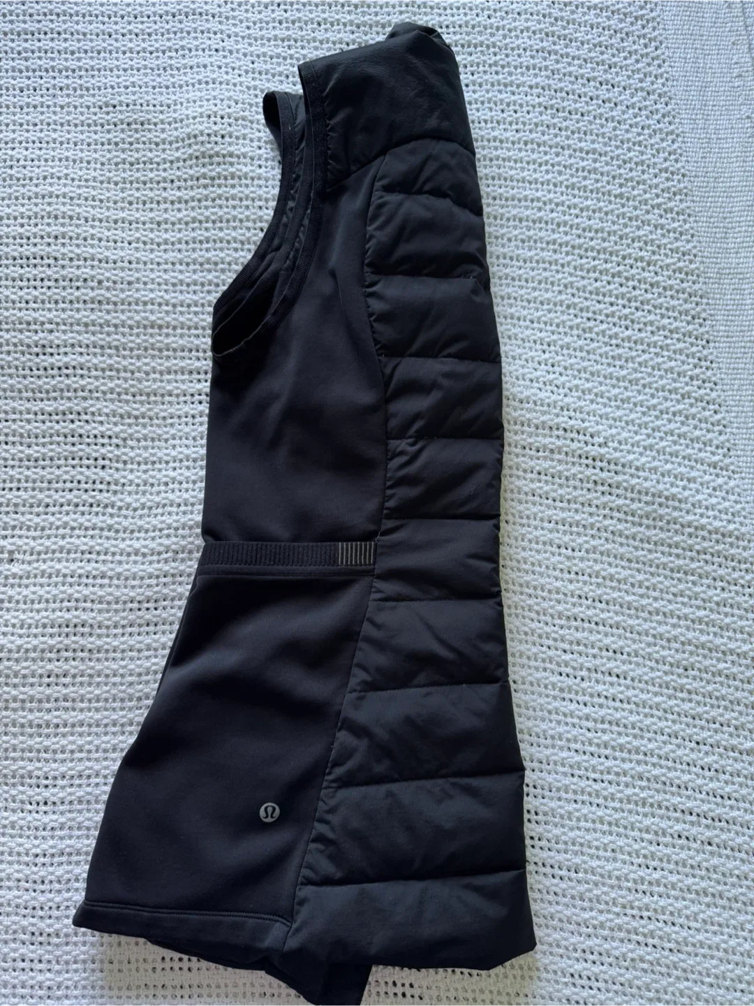 Lululemon vest and pants image indicator(4)