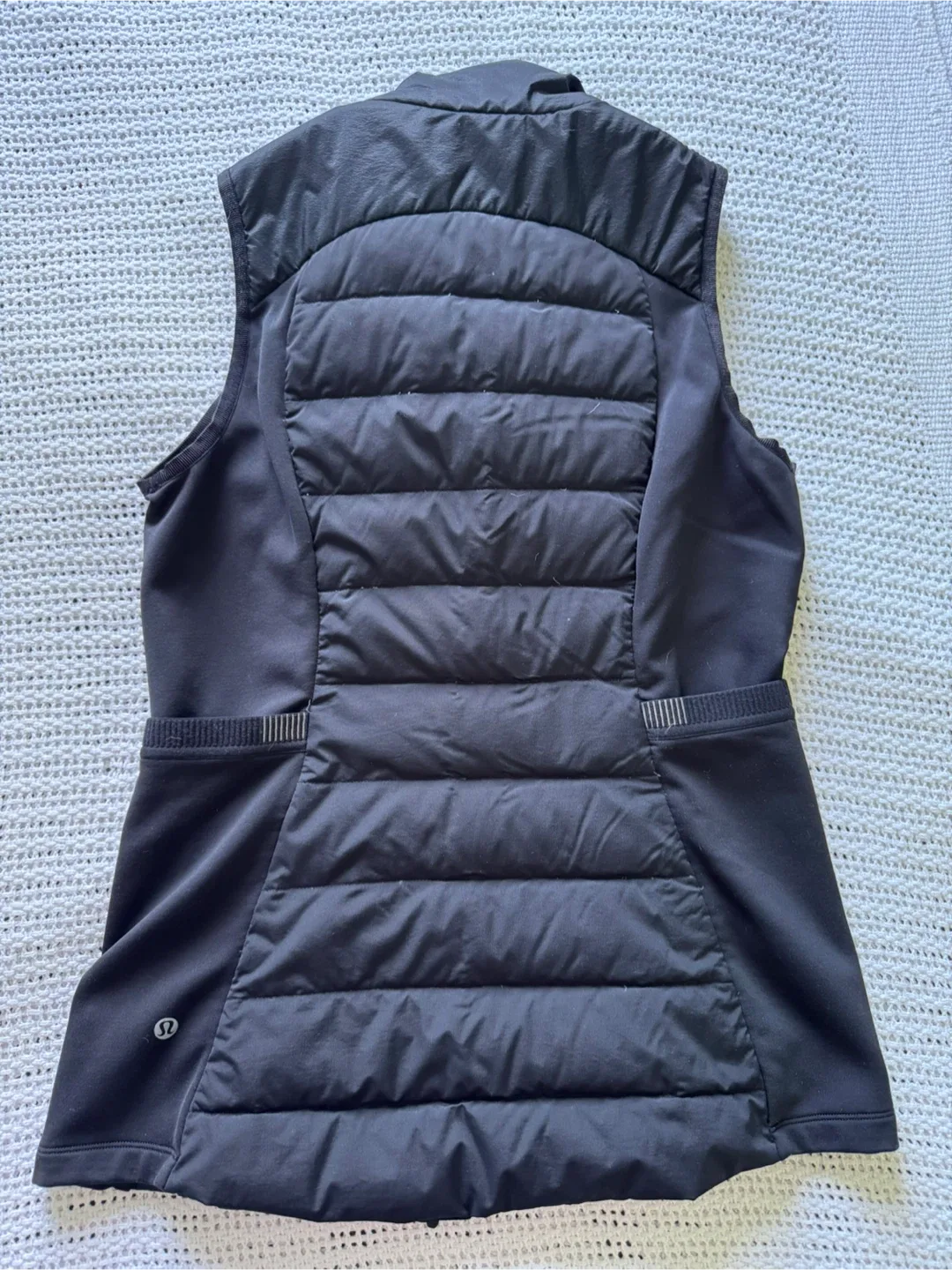 Lululemon vest and pants image indicator(3)