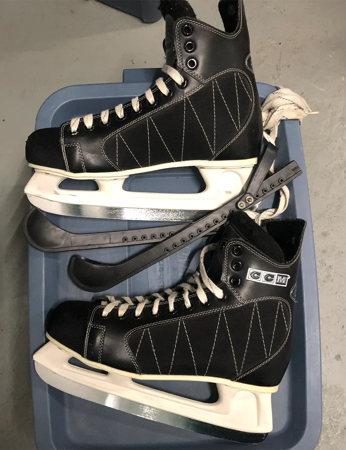 Men’s size 12 CCM Ice Hockey Skates