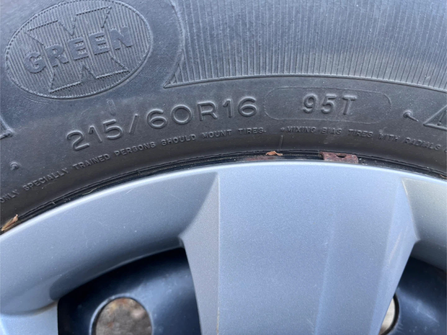 Michelin Defender 215/60R16 Tires on Toyota Rims - photo 4