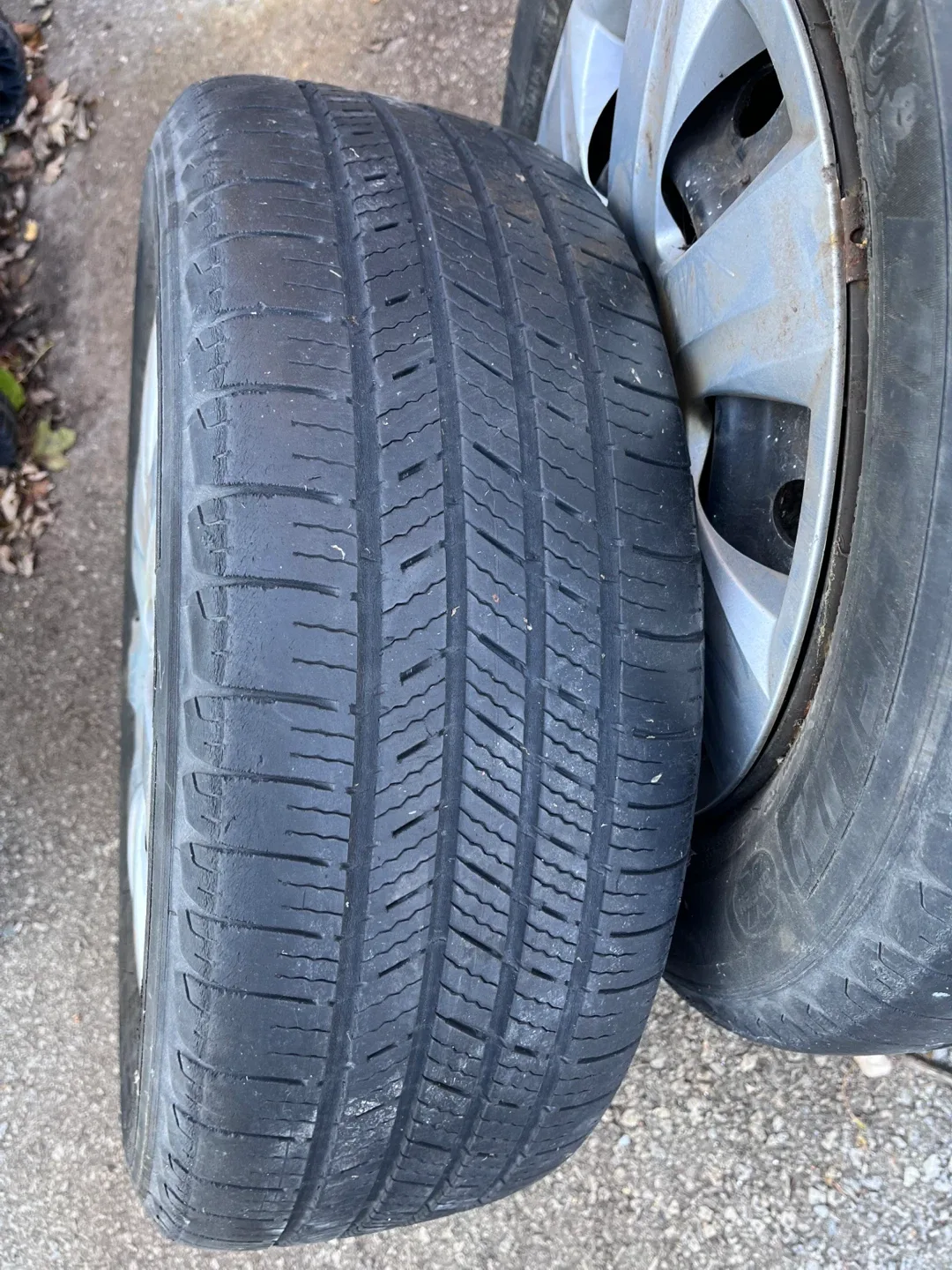 Michelin Defender 215/60R16 Tires on Toyota Rims image indicator(6)