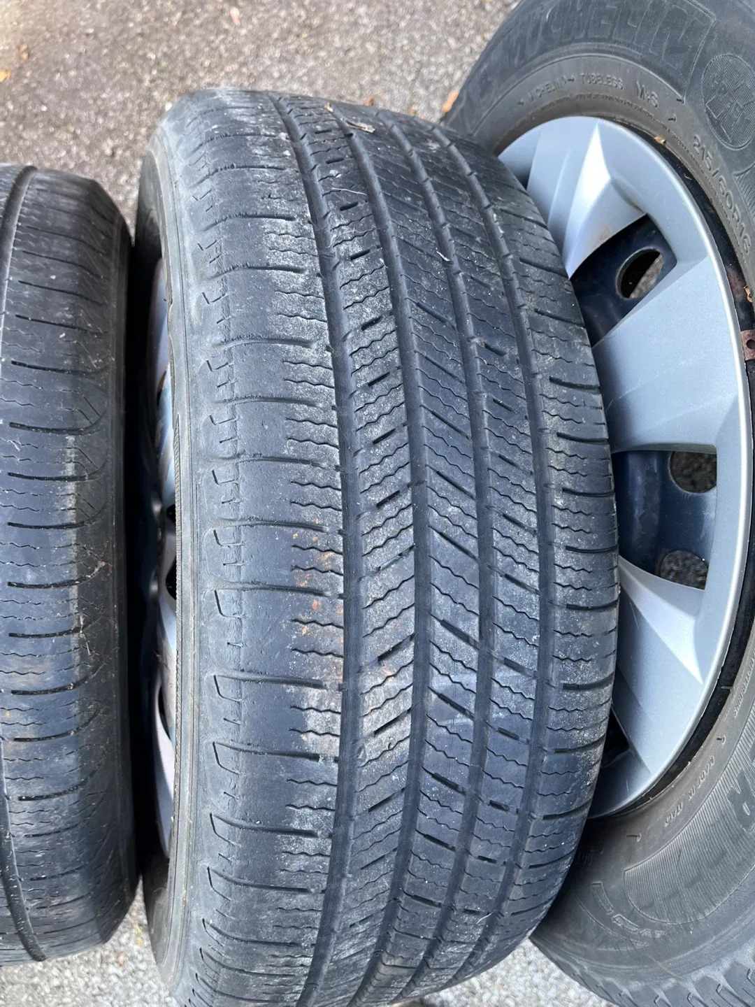 Michelin Defender 215/60R16 Tires on Toyota Rims image indicator(8)