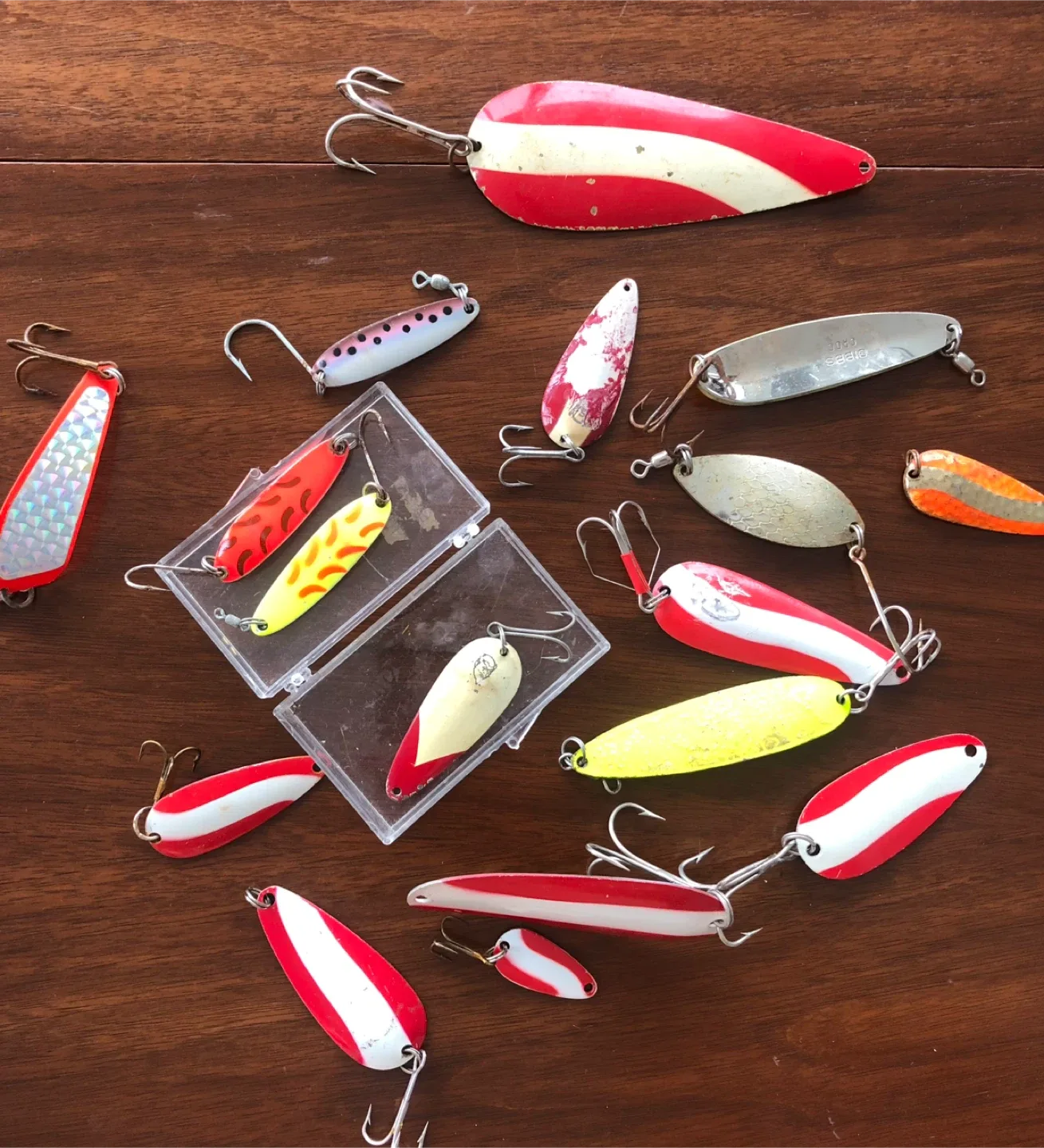 17 Vintage Fishing Lures: Krocodile & Dardevle