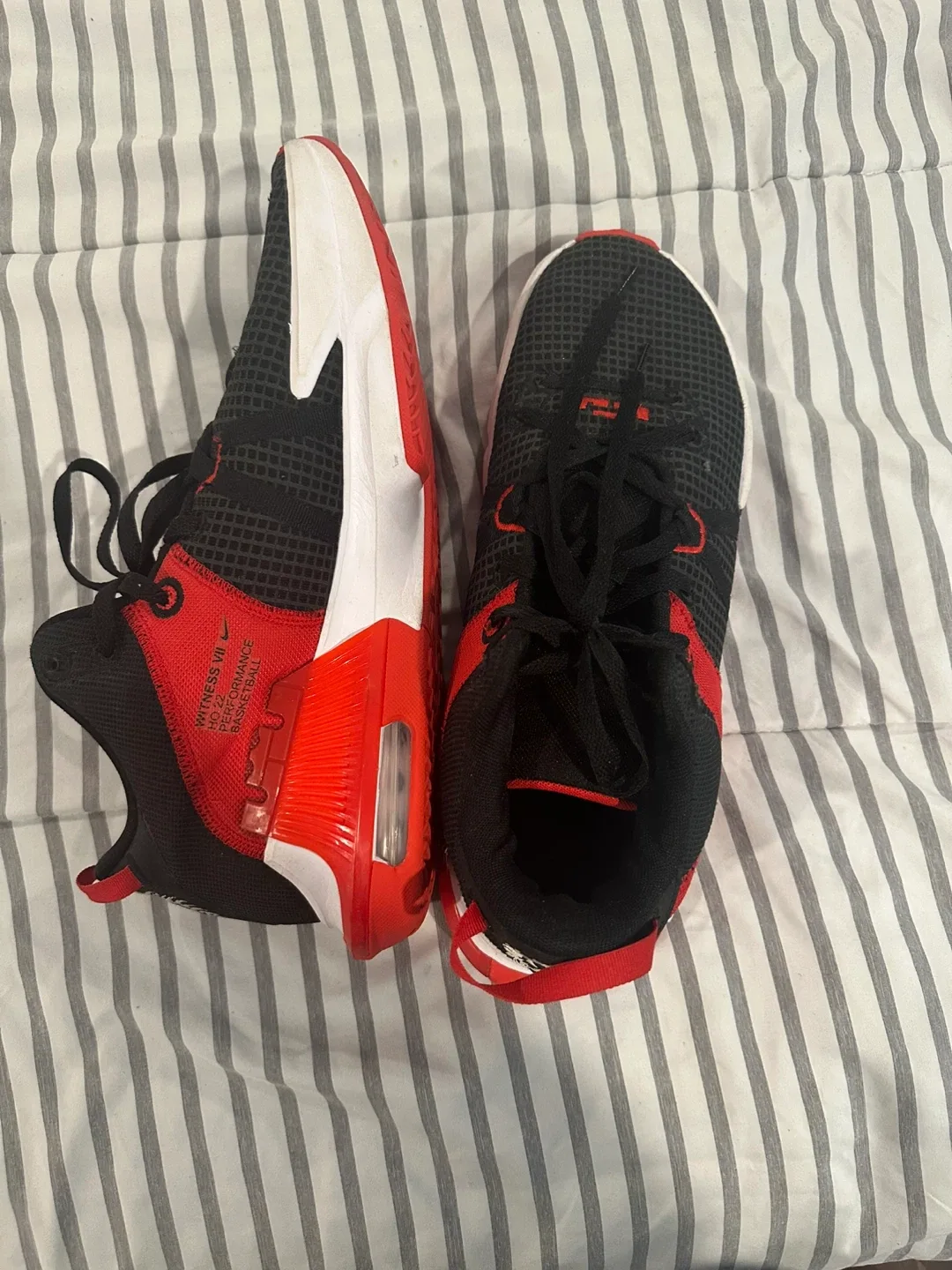 Nike LeBron Witness VII Basketball Shoes