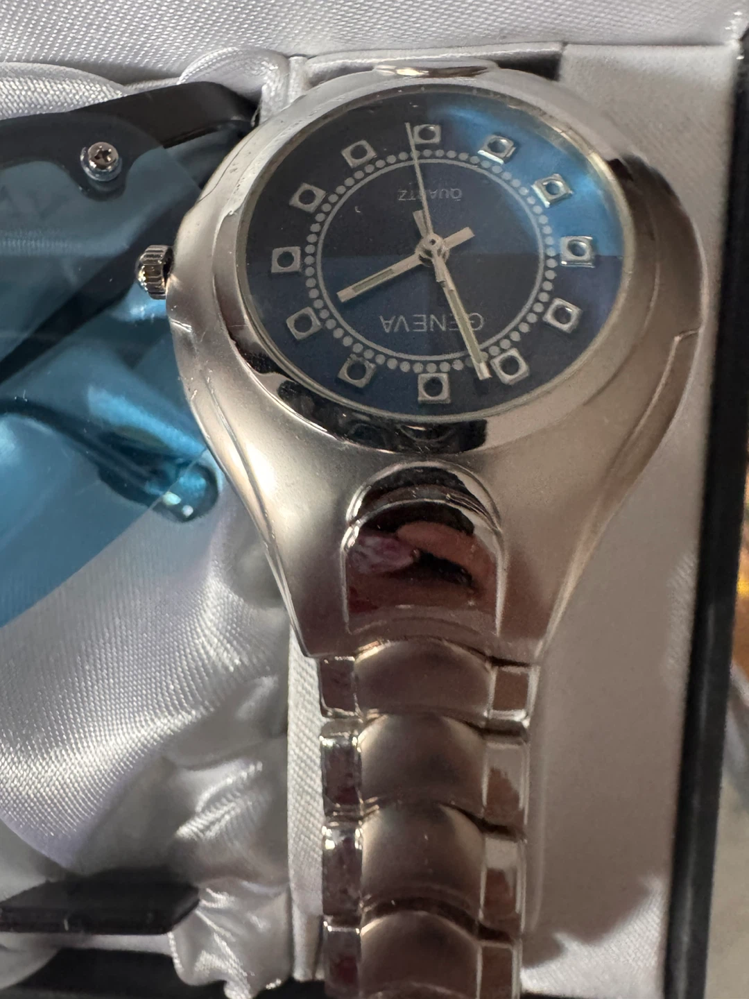 Geneva Watch and Sunglasses Set with Box - photo 3