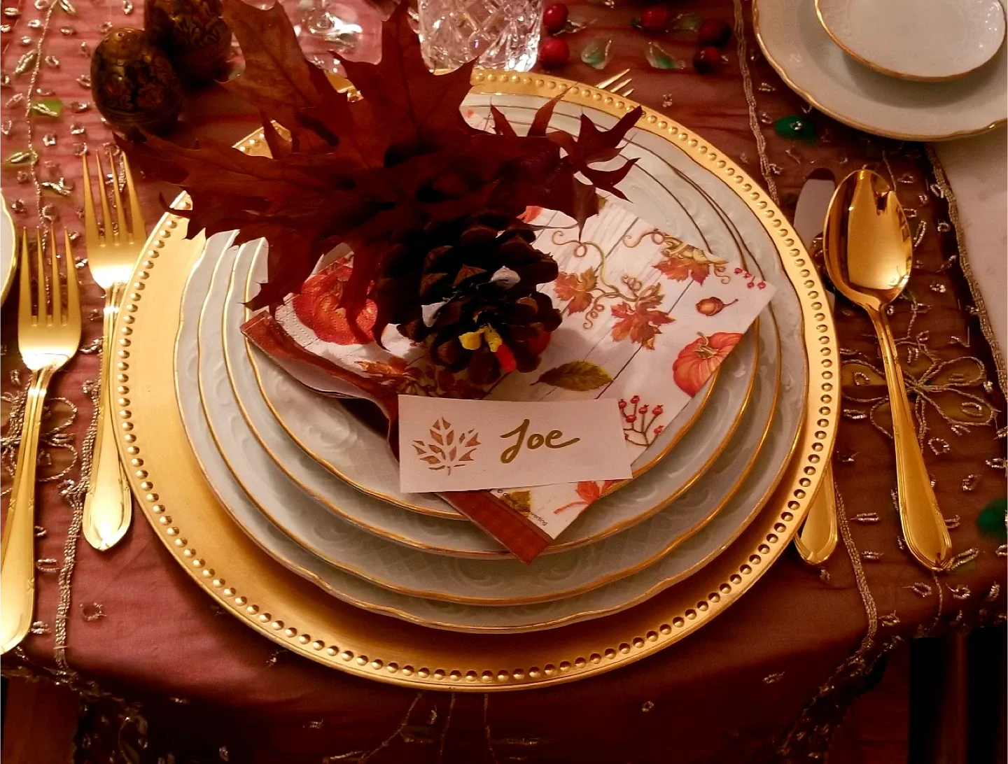 Gold Charger Plates, 13-inch, Set of 6 image indicator(3)