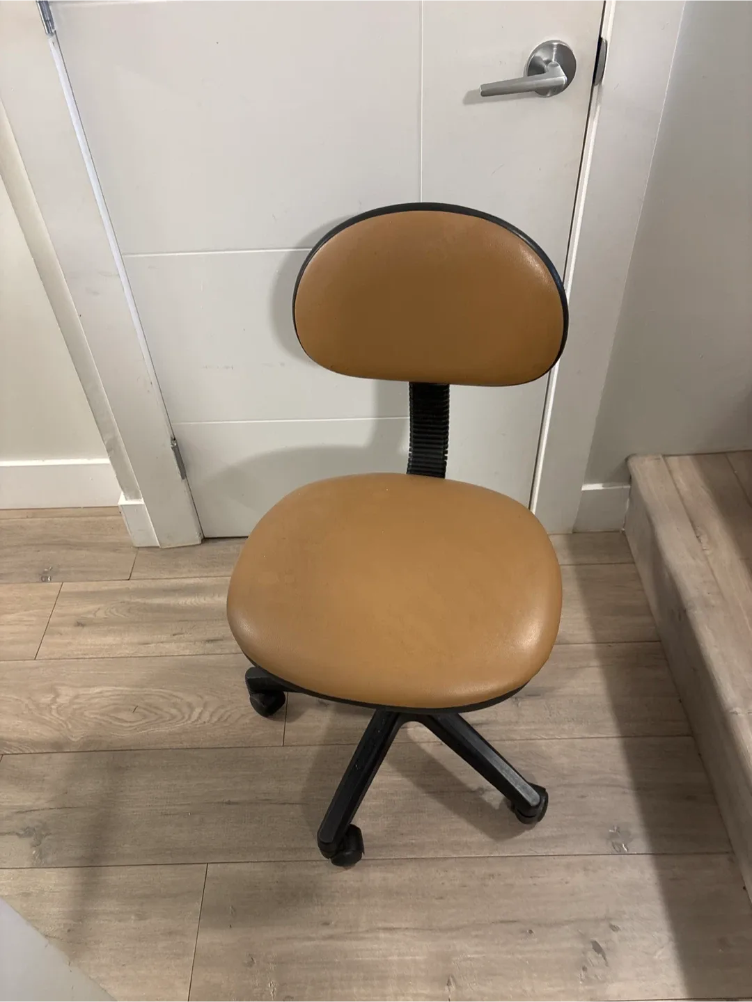 Adjustable Office Chair image indicator(2)