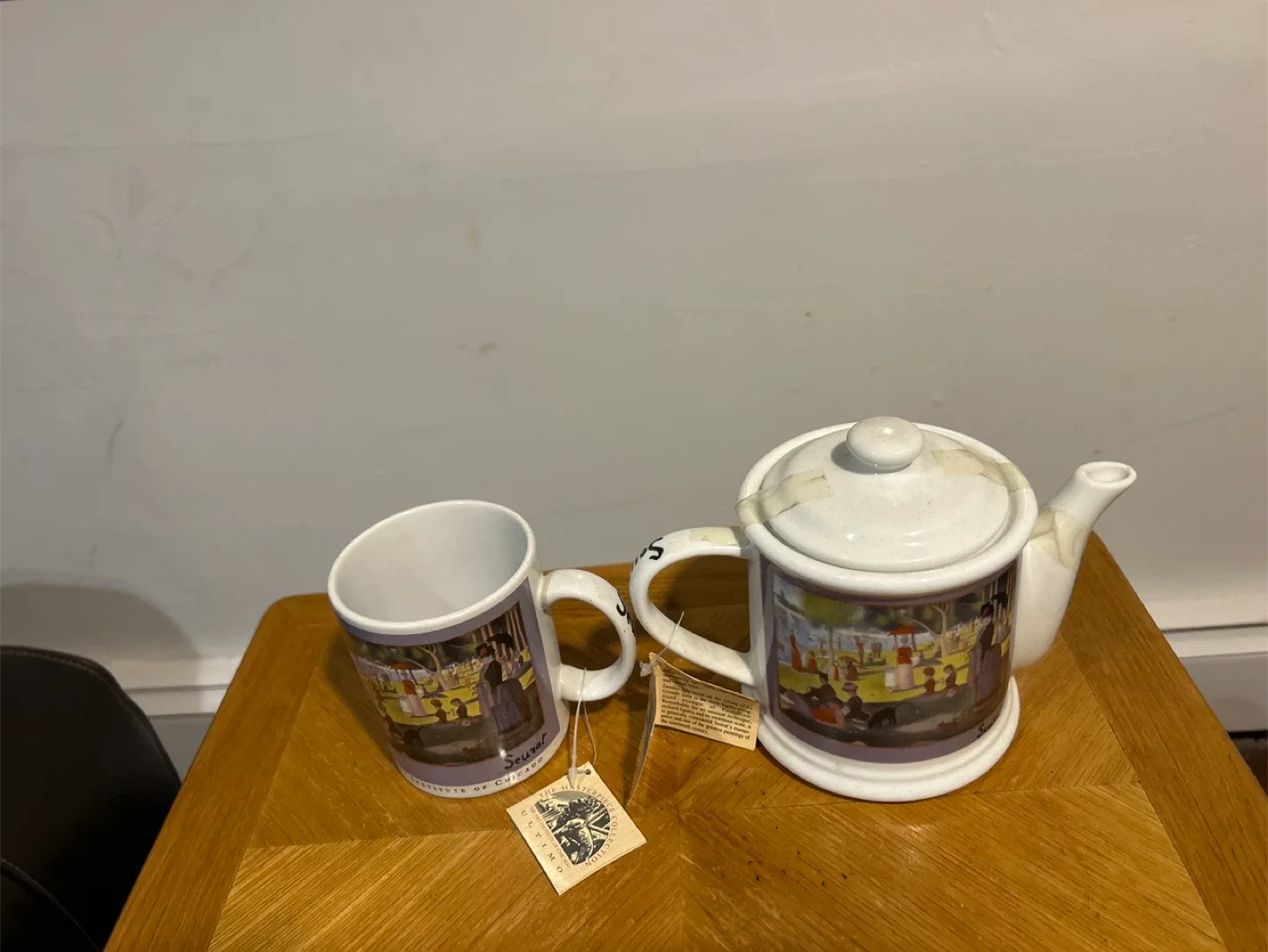 Art Institute of Chicago Mug & Teapot Set image indicator(2)