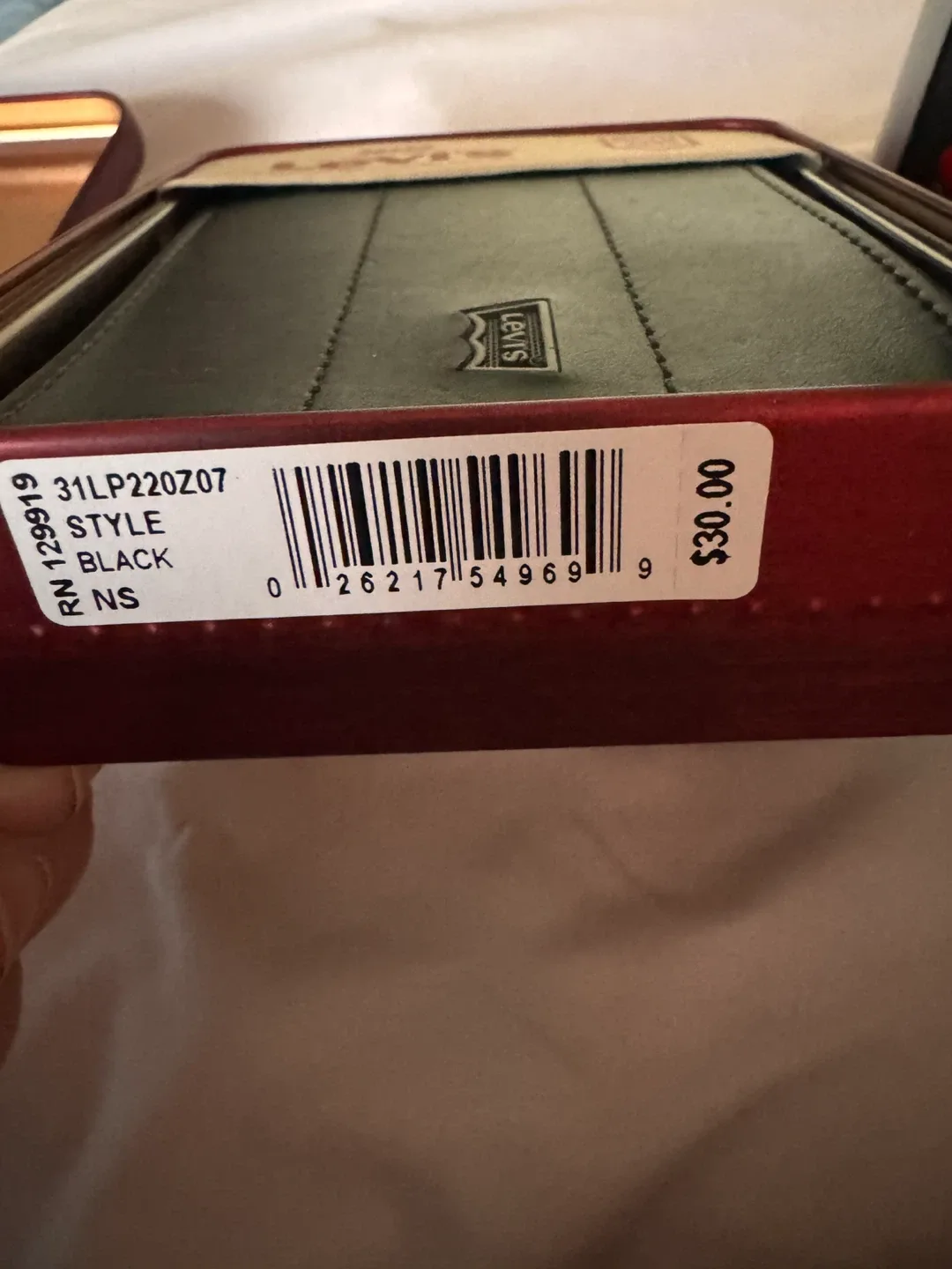 Levi's Black Leather Wallet in Tin image indicator(3)