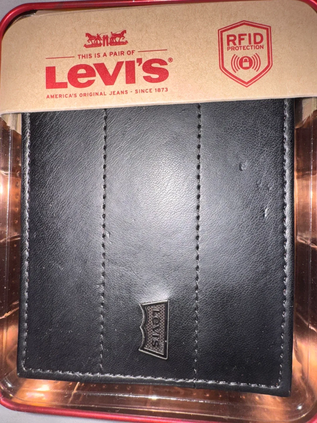 Levi's Black Leather Wallet in Tin