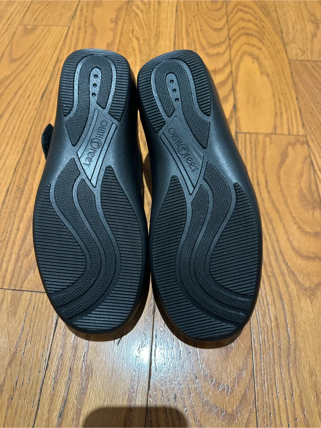 OrthoFeet Black Leather Shoes image indicator(2)