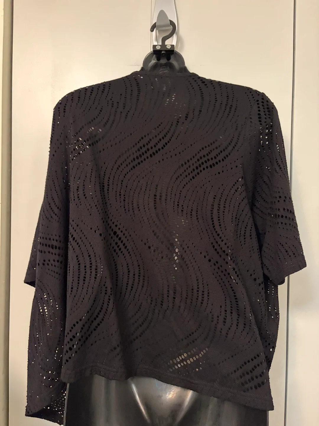 Cable & Gauge Woman 1X/1X Black Cardigan image indicator(2)