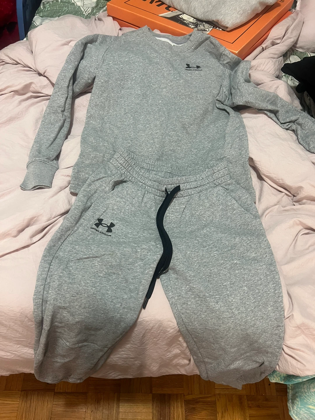 Under Armour XS Grey Tracksuit Set