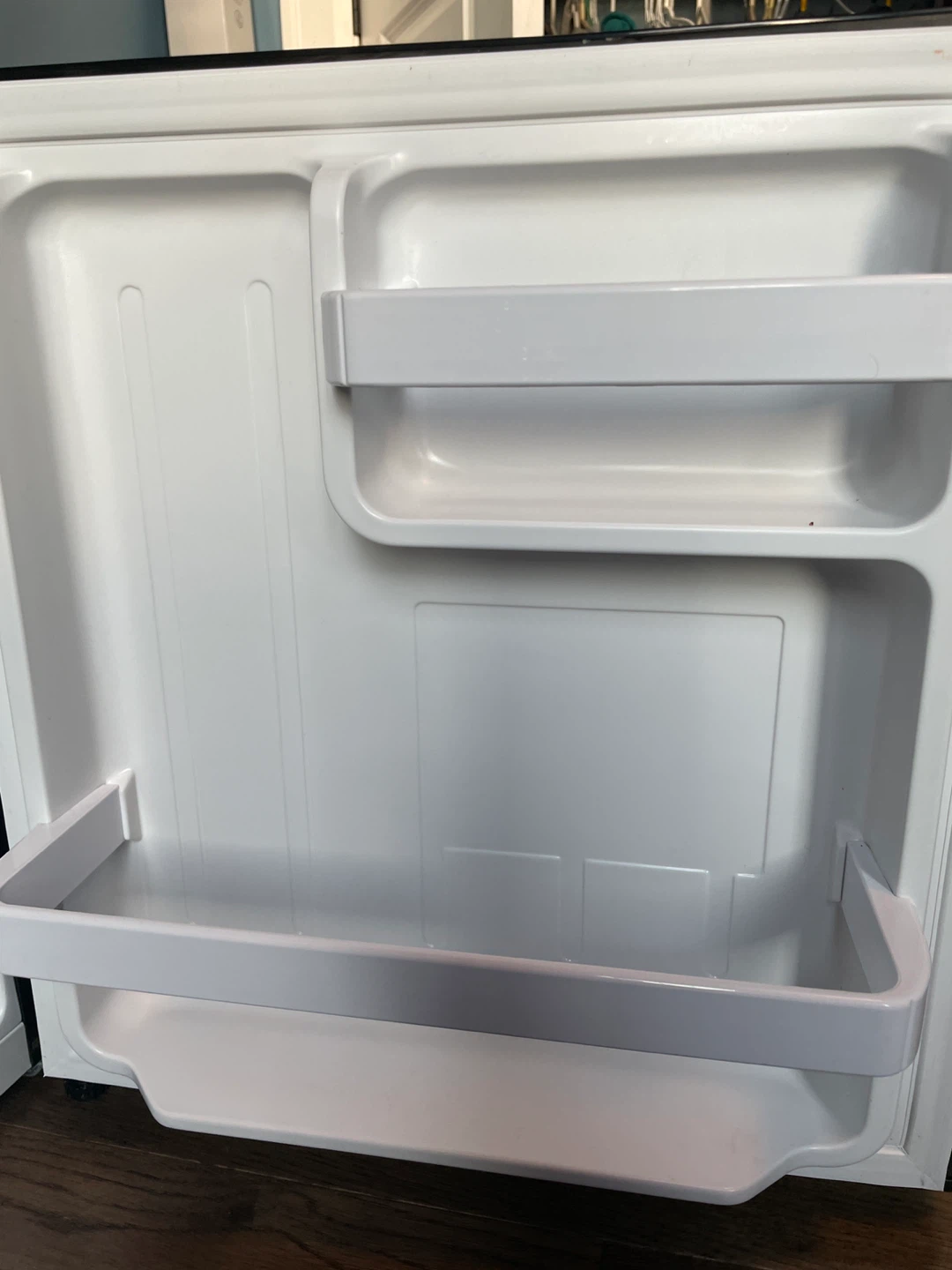 Frigidaire Mini Fridge - Black - photo 3