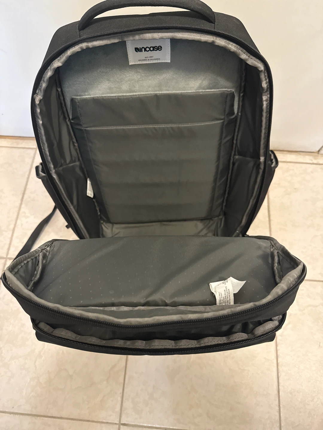 Incase A.R.C. Daypack Black - photo 3