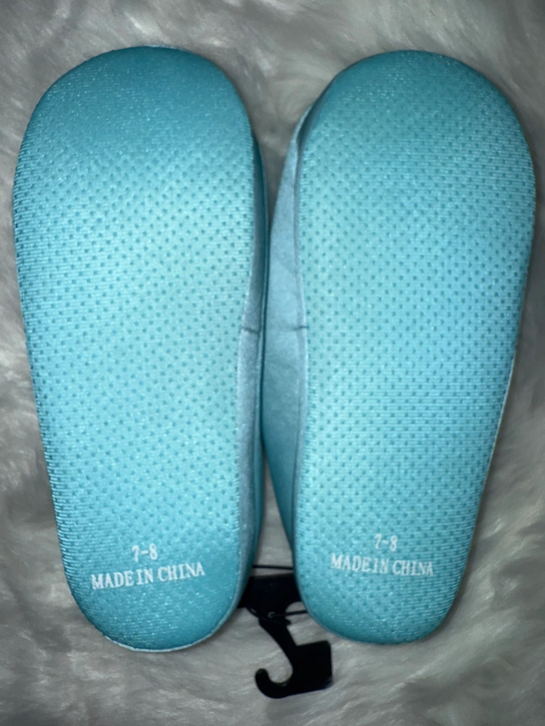 New Hello Kitty Slippers - Size 7/8 - photo 3