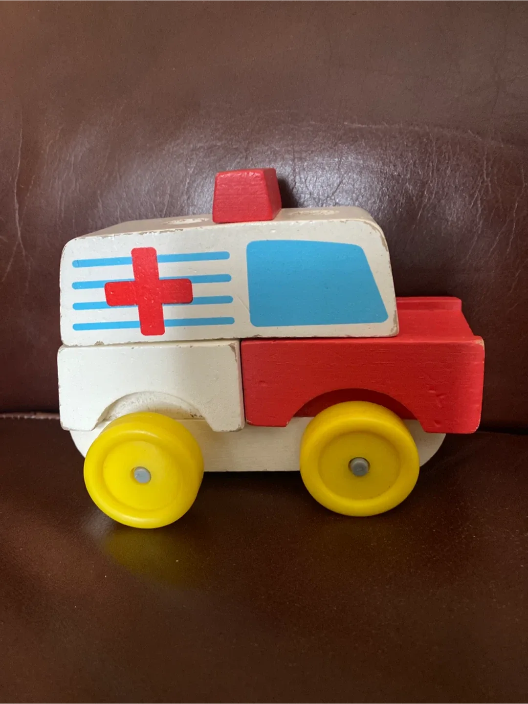 Wooden Emergency Vehicle Set image indicator(3)