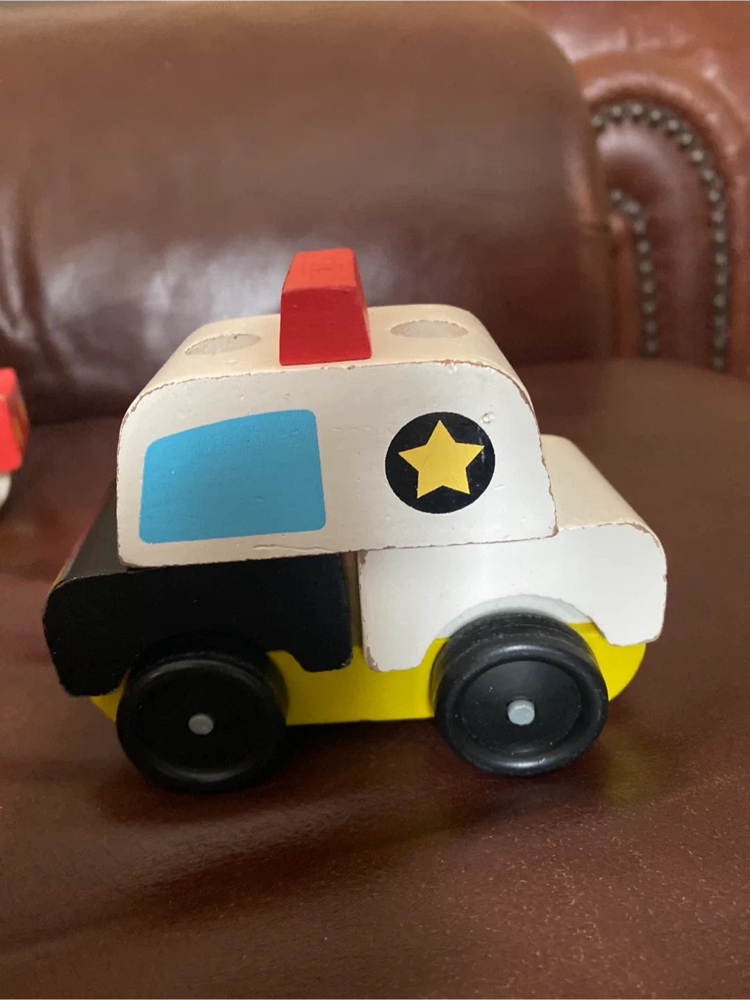 Wooden Emergency Vehicle Set image indicator(2)