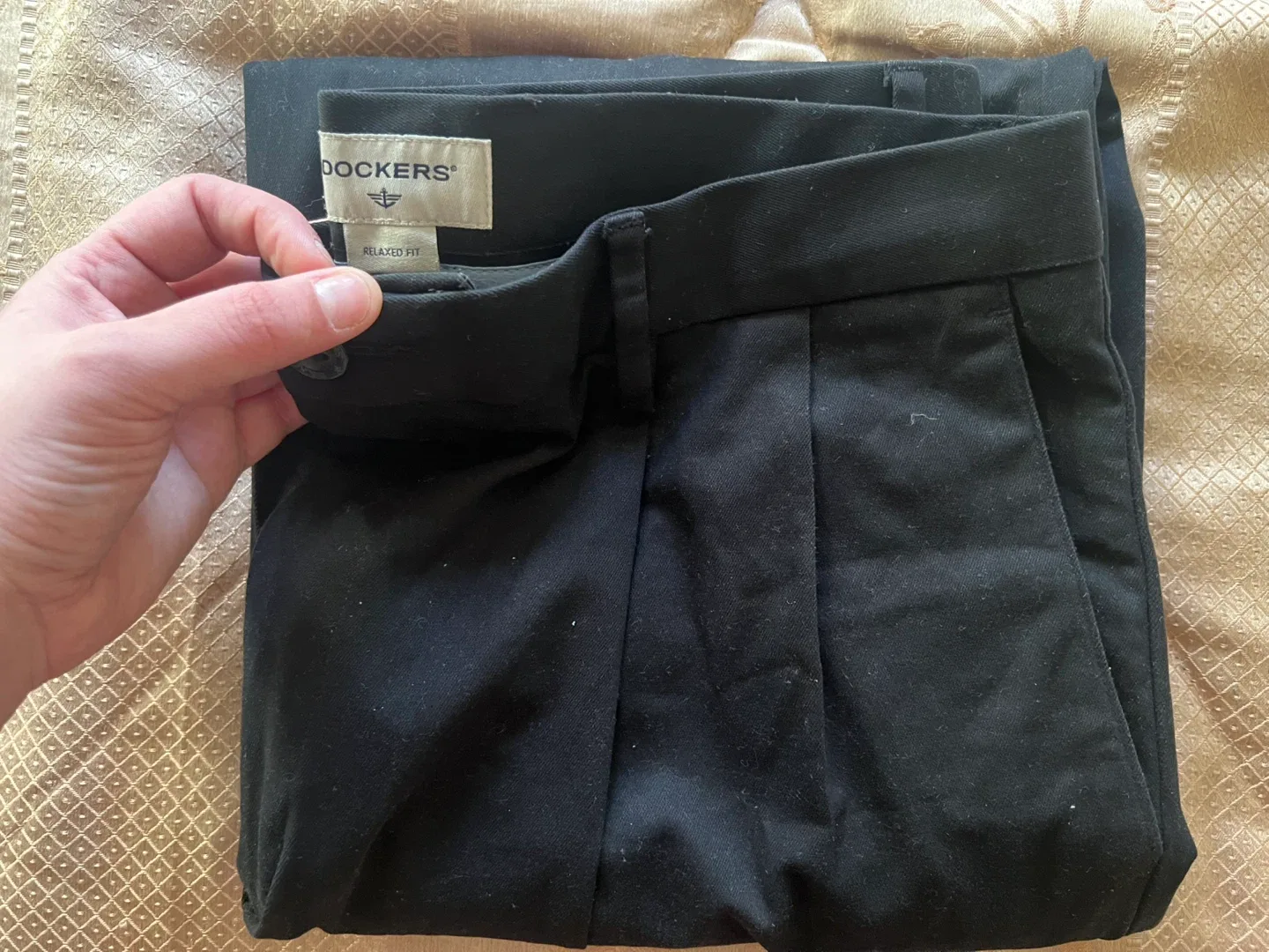 SIZE 34x32 Black Dockers