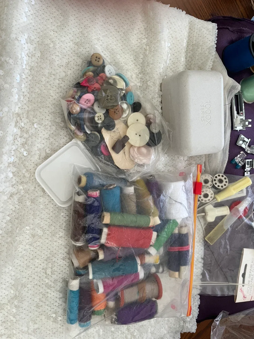 Singer Tradition 2250 Sewing Machine - Like New! image indicator(2)