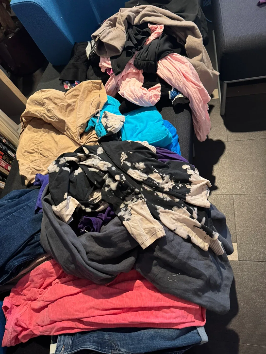 Free Women’s Clothing - Guess, Banana Republic