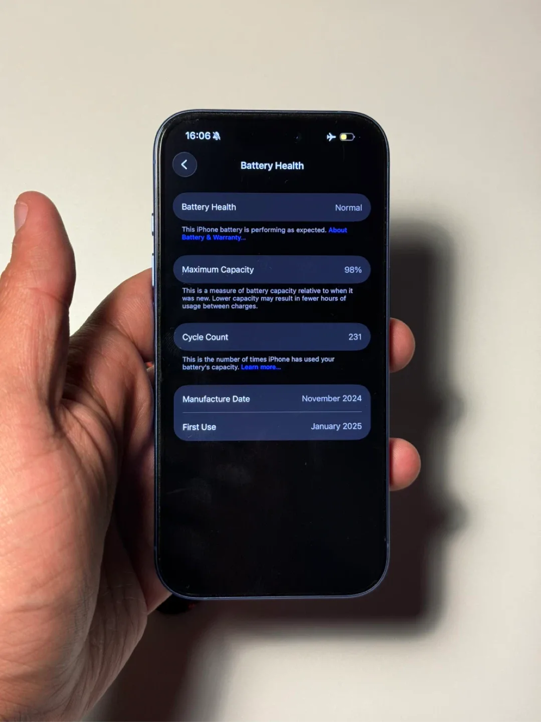 iPhone 16 - Ultramarine Blue image indicator(10)