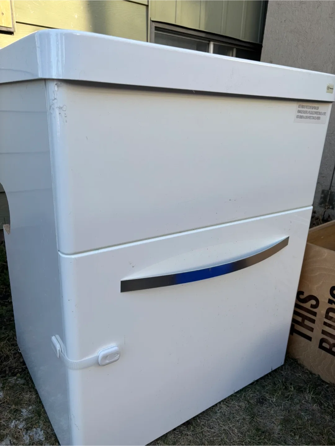 Westinghouse utility sink with Cabinet