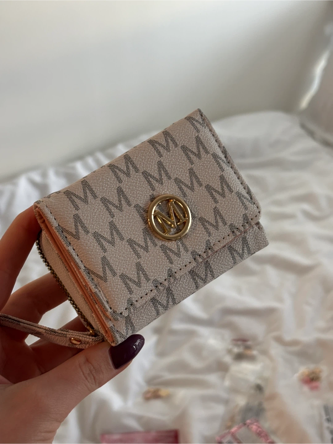 Small Wallet with Gold Logo 💅 - photo 4