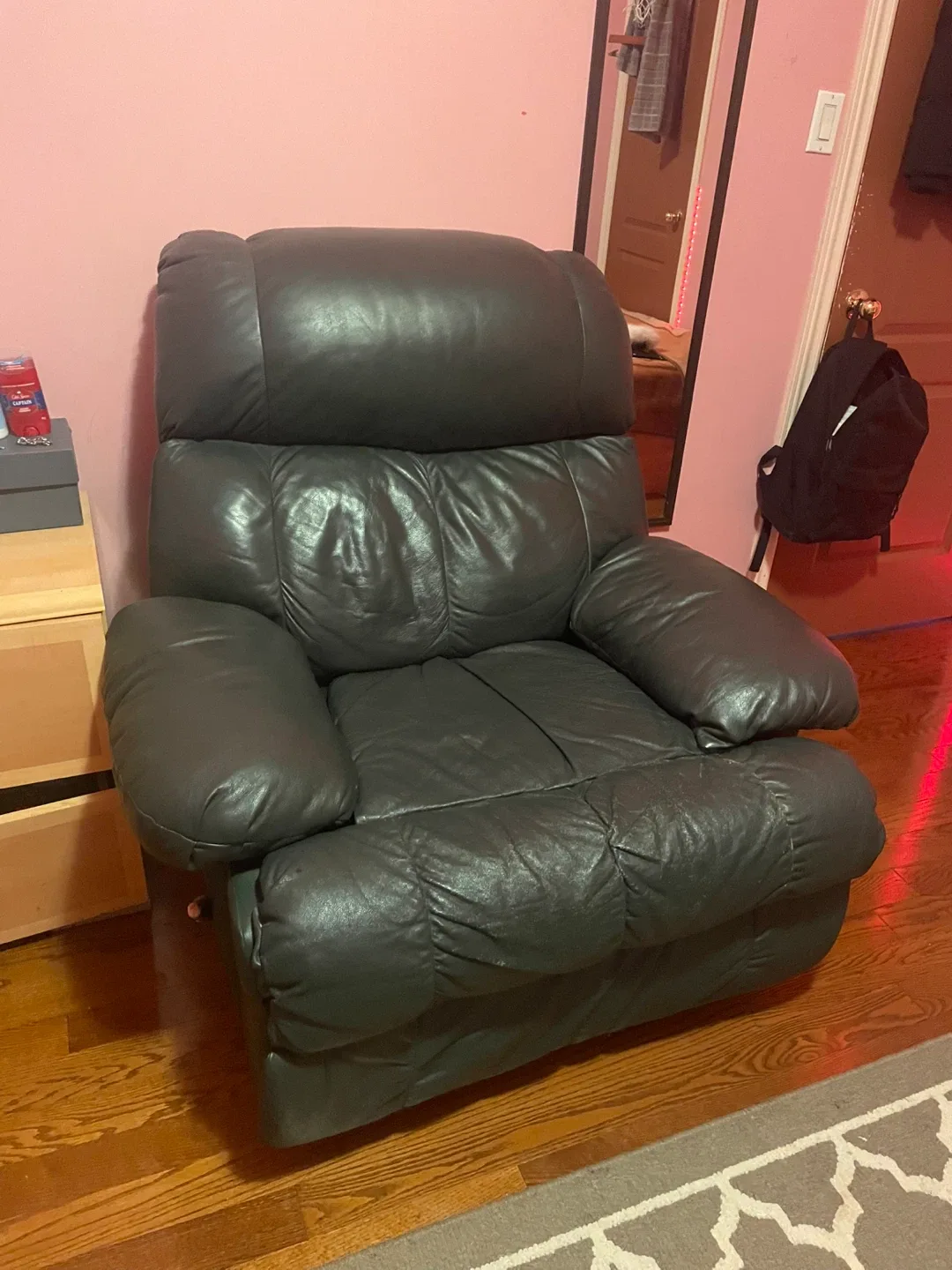 Black Leather Recliner - Gently Used image indicator(2)