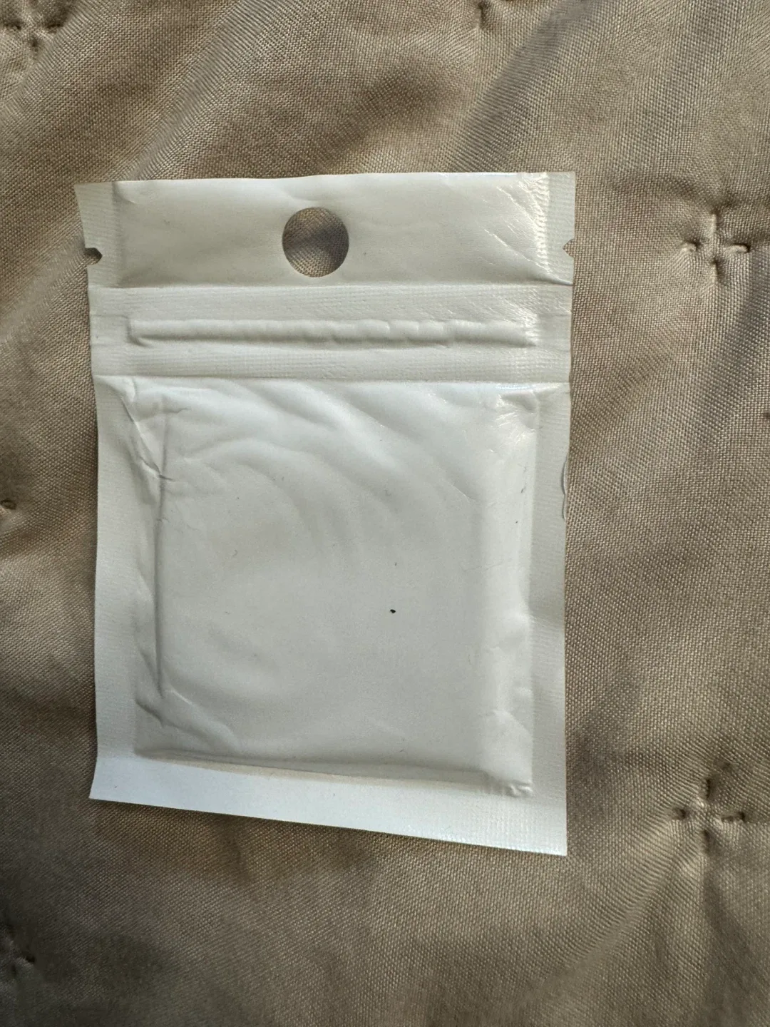 Fashion Jewelry Gold Hoop Earrings image indicator(3)