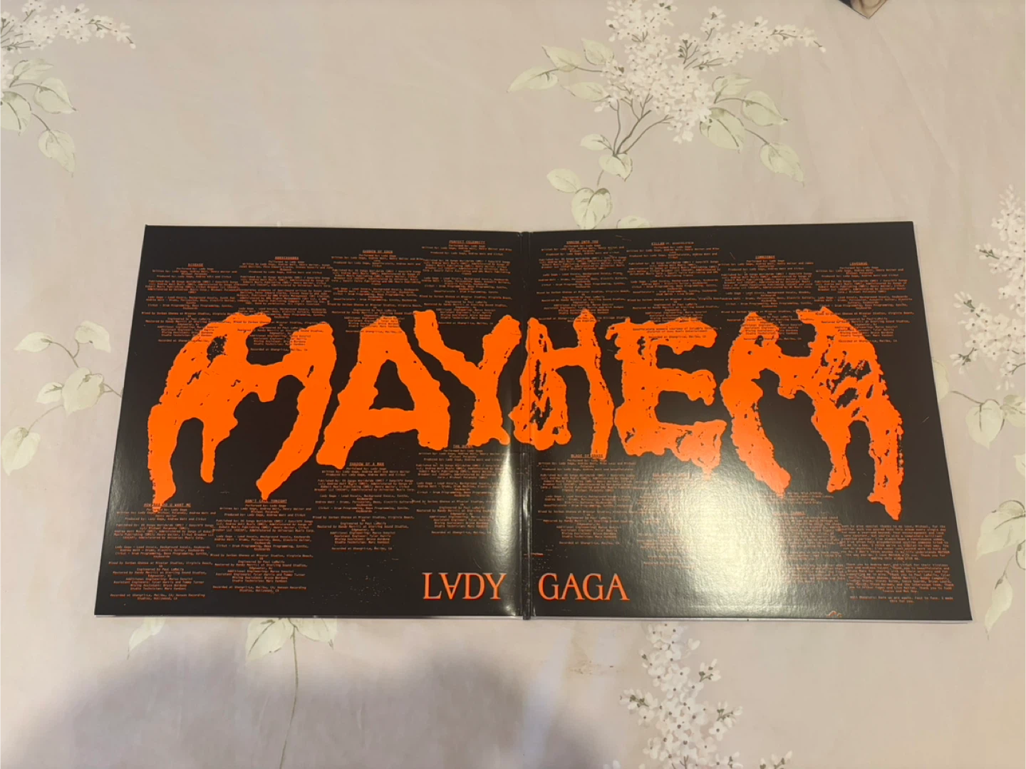 Lady Gaga - Mayhem (Limited Edition PinkVinyl) - photo 3