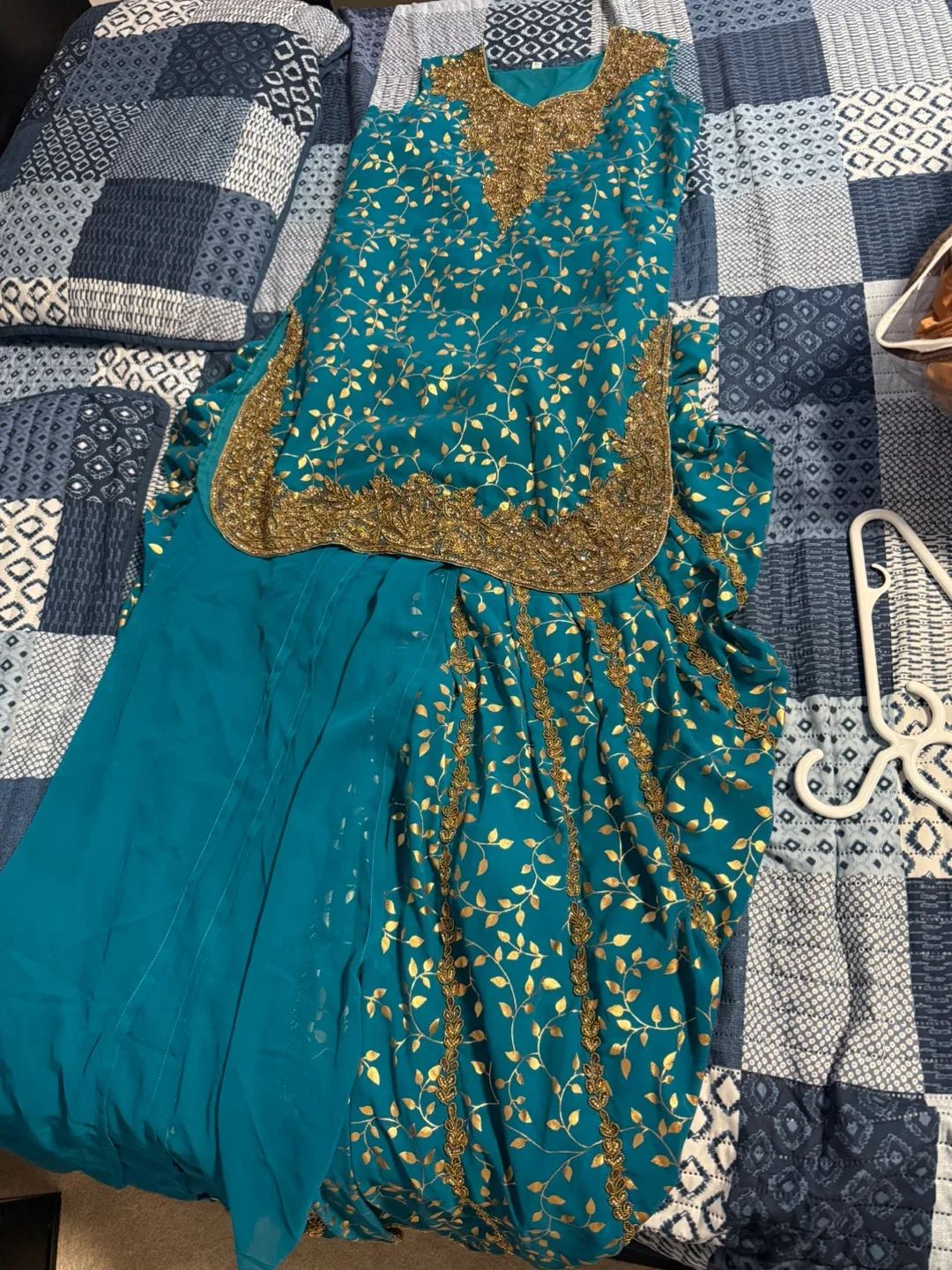 Teal & Gold Embroidered Salwar Kameez Suit image indicator(4)