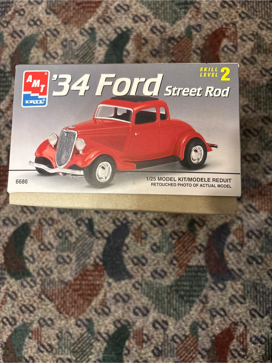 AMT '34 Ford Street Rod 1/25 Model Kit - photo 3