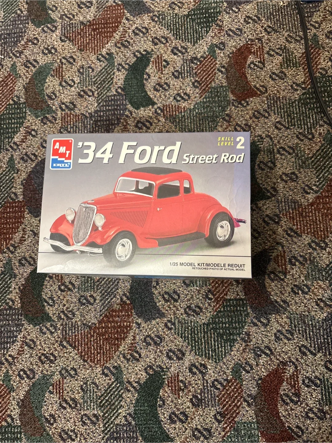 AMT '34 Ford Street Rod 1/25 Model Kit