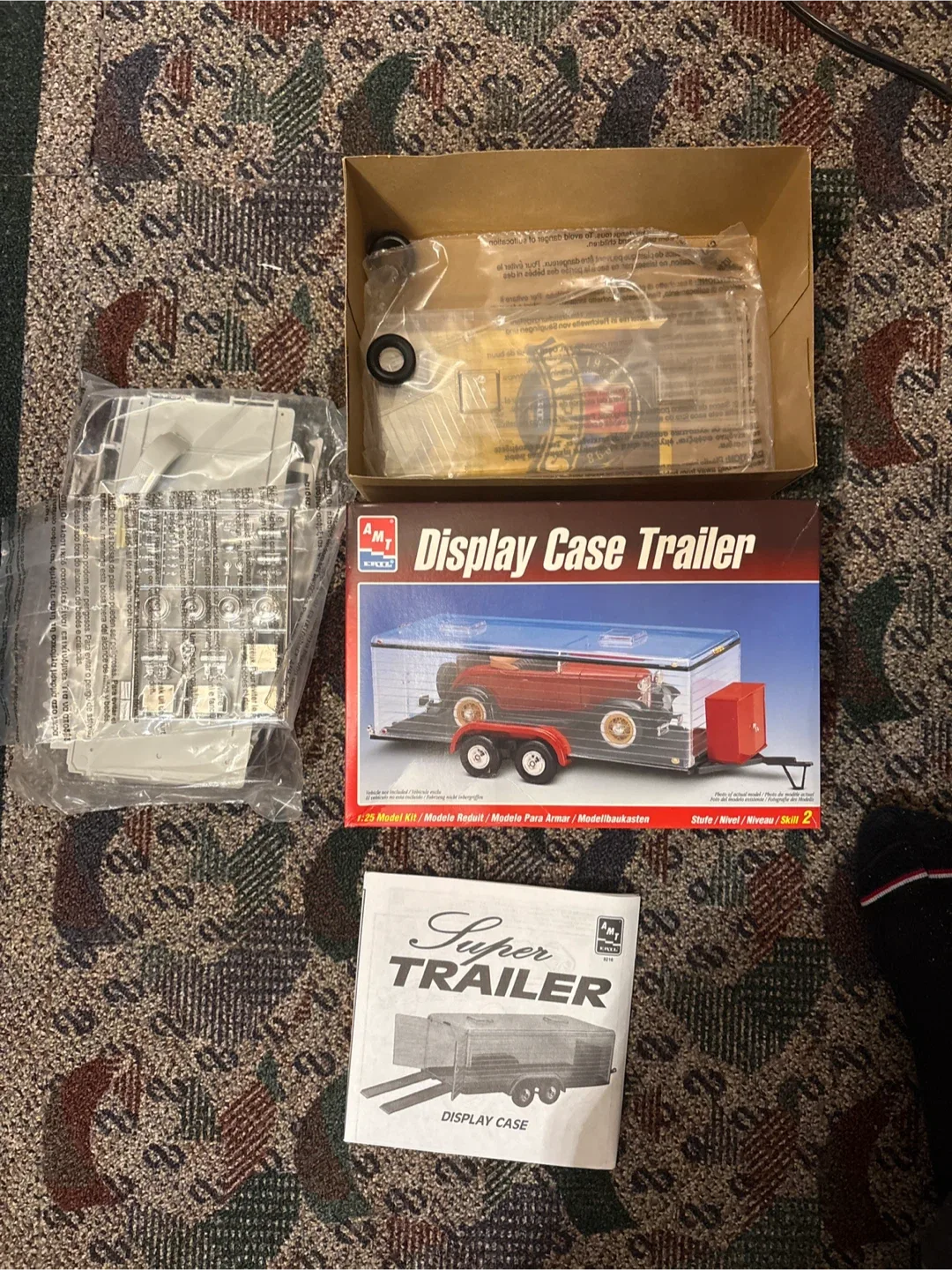 AMT Display Case Trailer Model Kit image indicator(2)