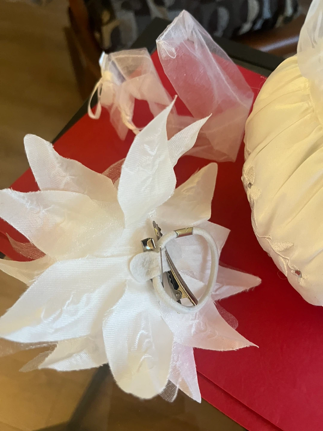 Flower Girl Basket & Hair Clip - White - photo 3