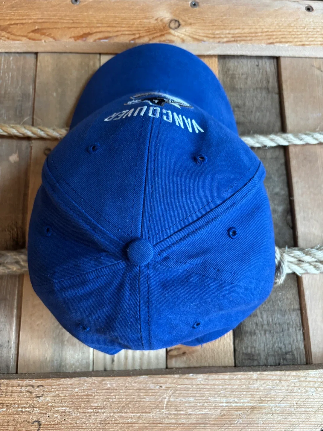 🎉  Vancouver Canucks “Fan Favourite “ Baseball Hat - One Size 🎉 image indicator(3)